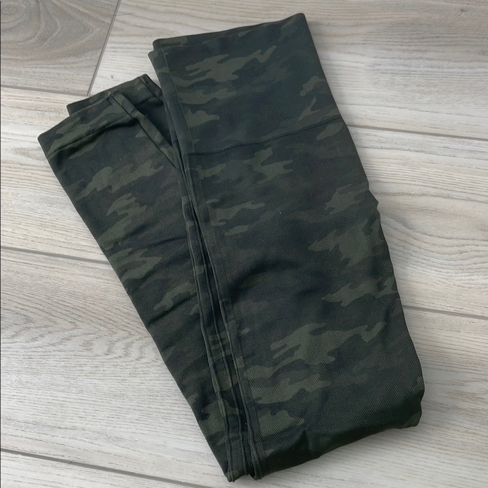 SPANX Camouflage Leggings